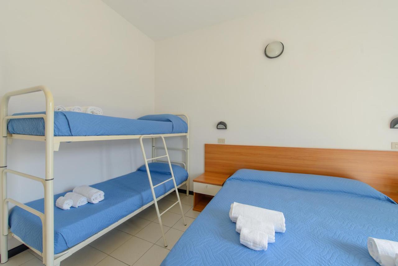 Hotel Paloma Beach Front Chiringuitos Time Rimini Exterior foto