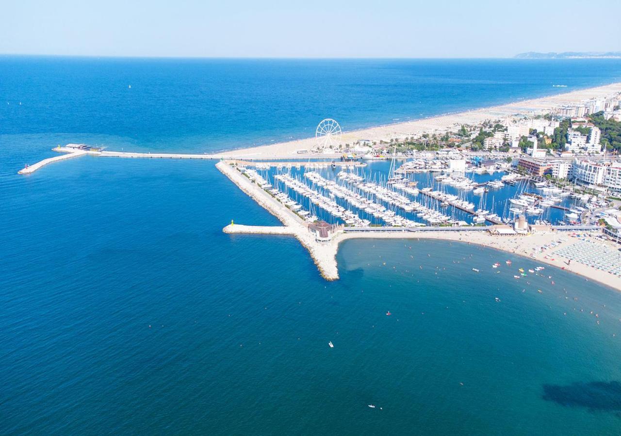 Hotel Paloma Beach Front Chiringuitos Time Rimini Exterior foto