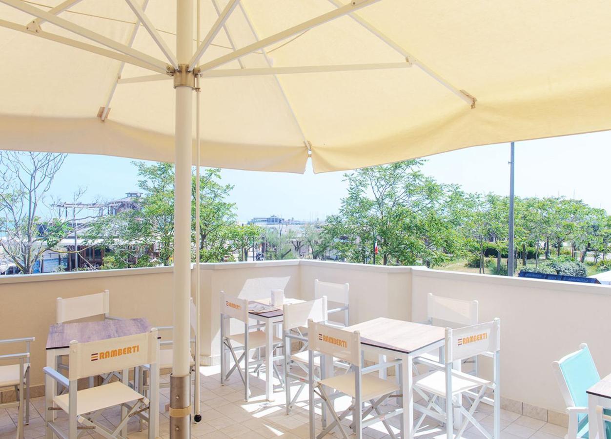 Hotel Paloma Beach Front Chiringuitos Time Rimini Exterior foto